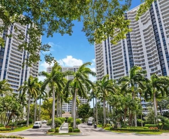 21205 Yacht Club Dr # 507, Aventura, FL 33180 photo 6