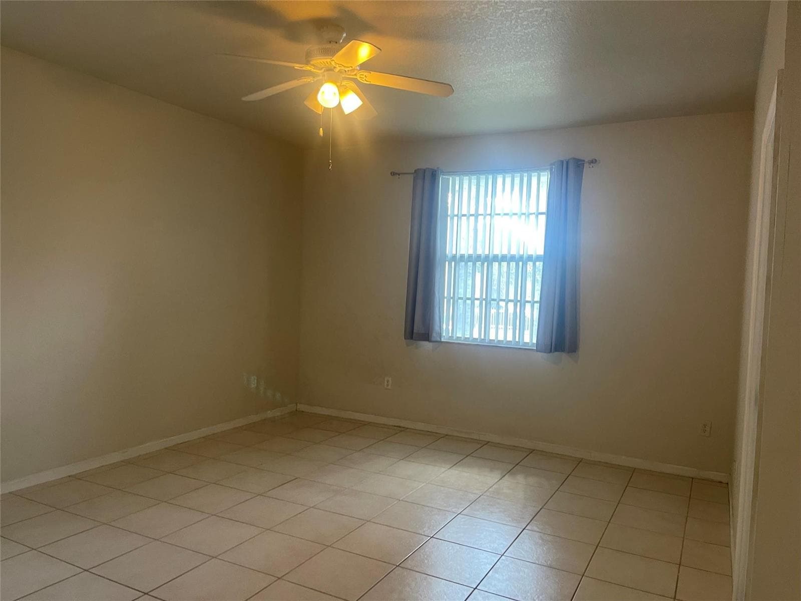 717 NE 4th Street, Hallandale Beach, FL 33009 photo 6