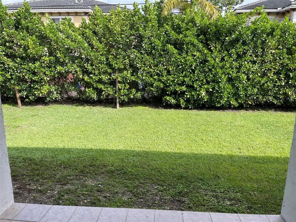 717 NE 4th Street, Hallandale Beach, FL 33009 photo 13