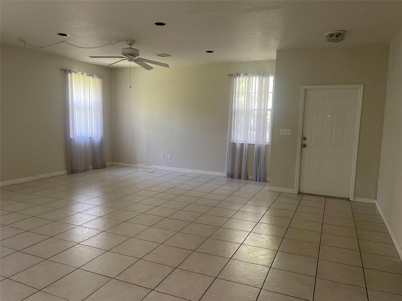 717 NE 4th Street, Hallandale Beach, FL 33009 photo 3