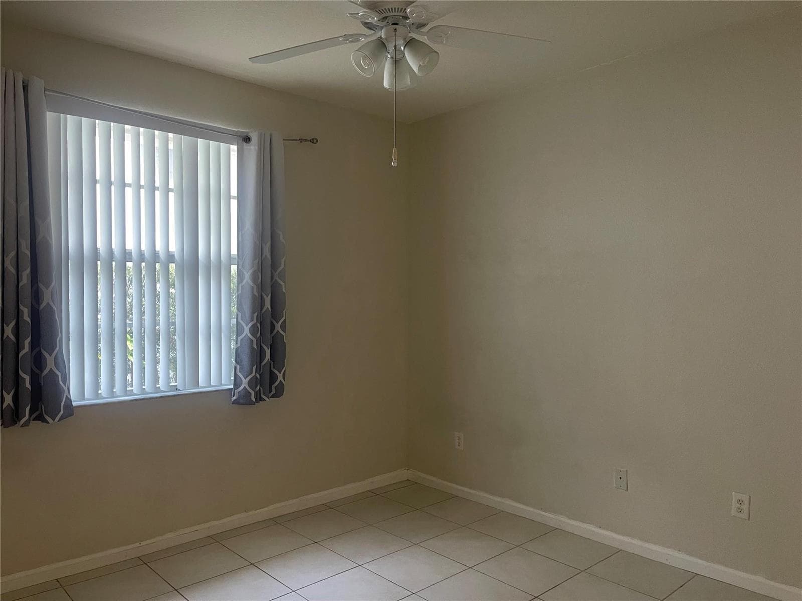 717 NE 4th Street, Hallandale Beach, FL 33009 photo 5
