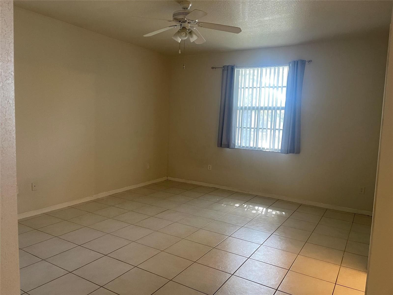 717 NE 4th Street, Hallandale Beach, FL 33009 photo 4