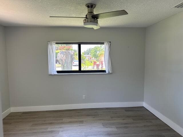 907 SE Lake Street, Stuart, FL 34994 photo 8