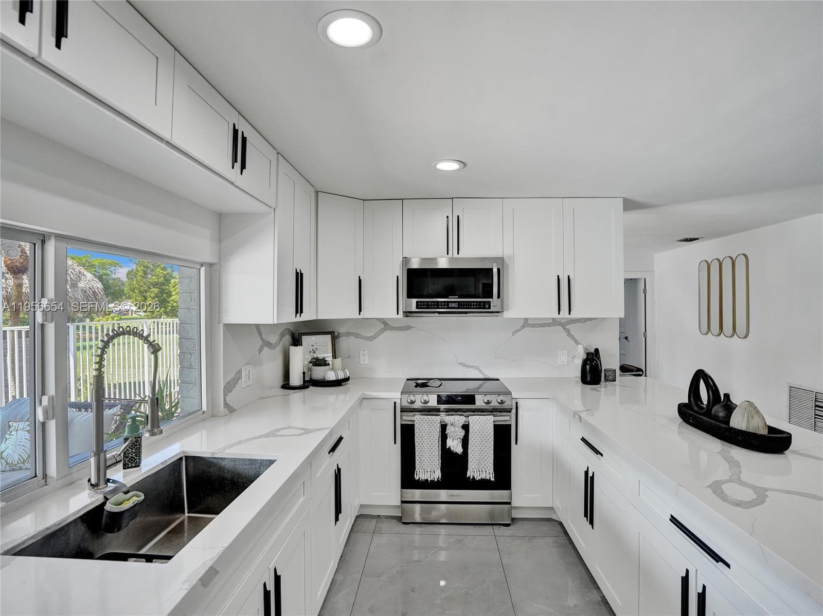 11824 SW 43rd Ct, Davie, FL 33330 photo 12