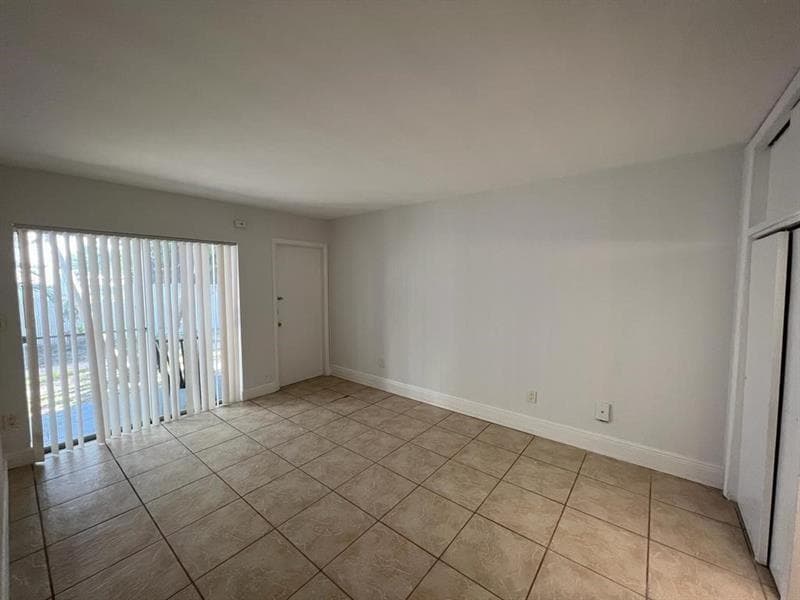 7851 Dunham Boulevard # 4, Miami, FL 33138 photo 9