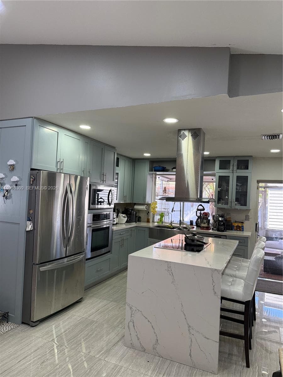 18237 NW 61st Pl, Hialeah, FL 33015 photo 5