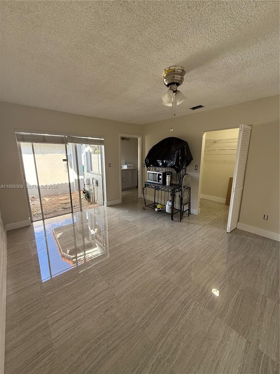 18237 NW 61st Pl, Hialeah, FL 33015 photo 11
