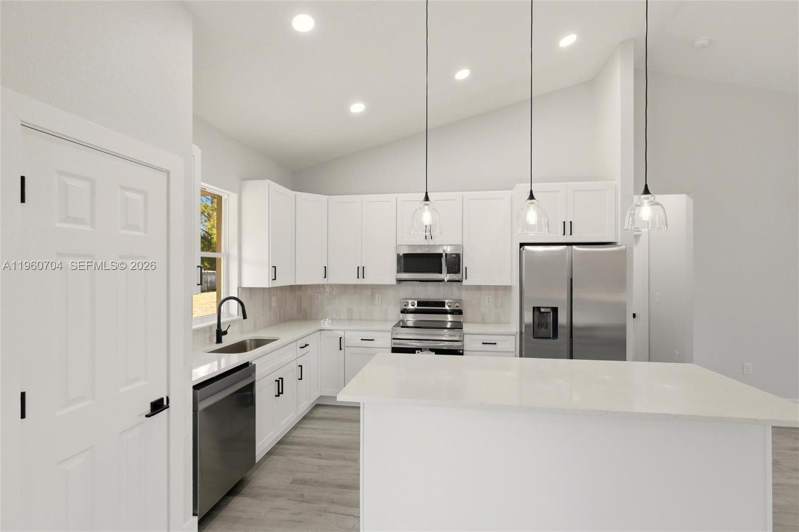 3825 Citroen Dr, Sebring, FL 33872 photo 9