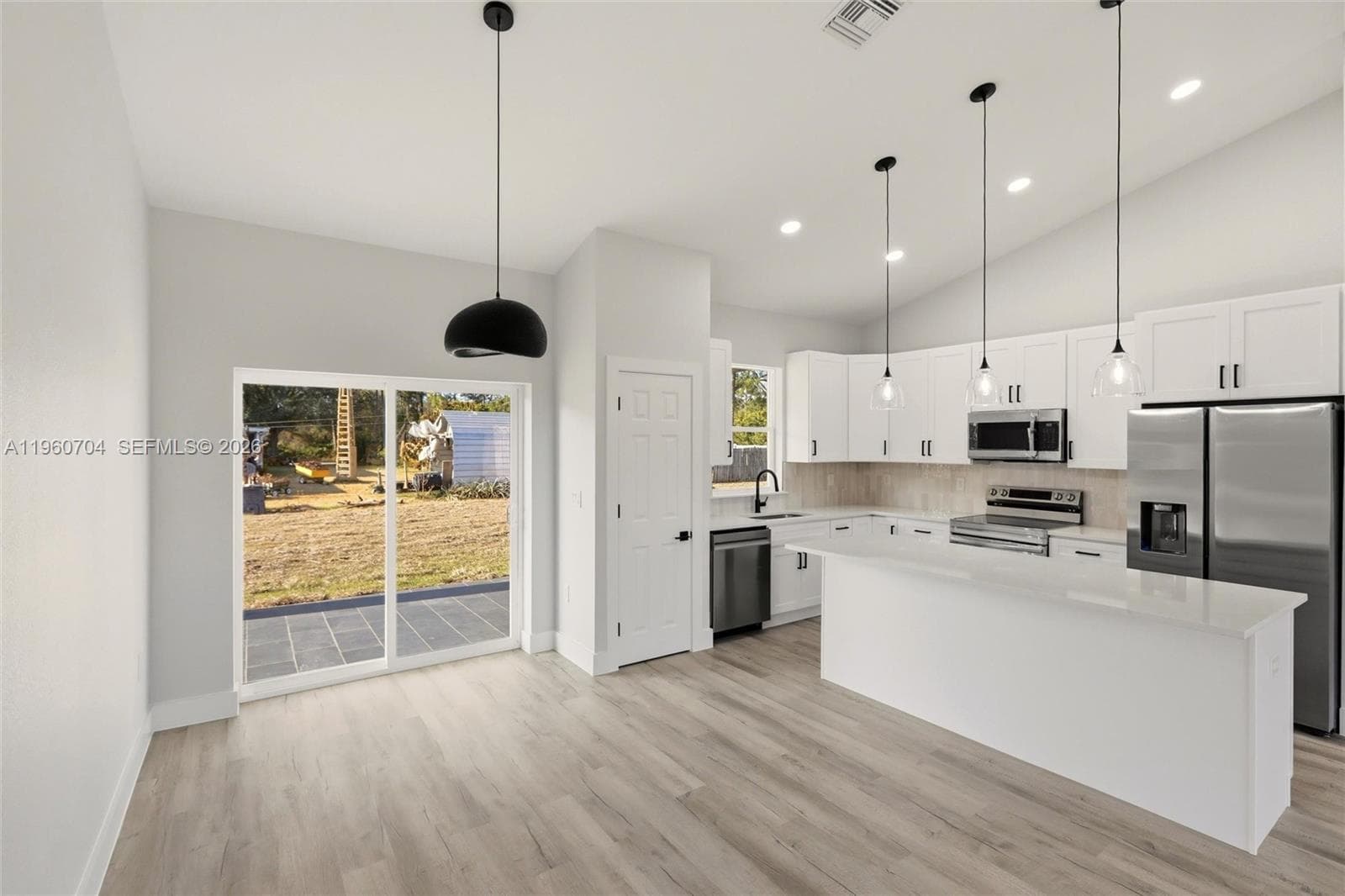 3825 Citroen Dr, Sebring, FL 33872 photo 8