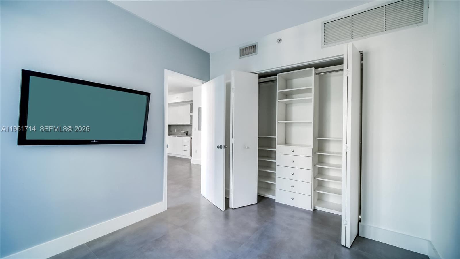 90 SW 3rd St # TH706, Miami, FL 33130 photo 7