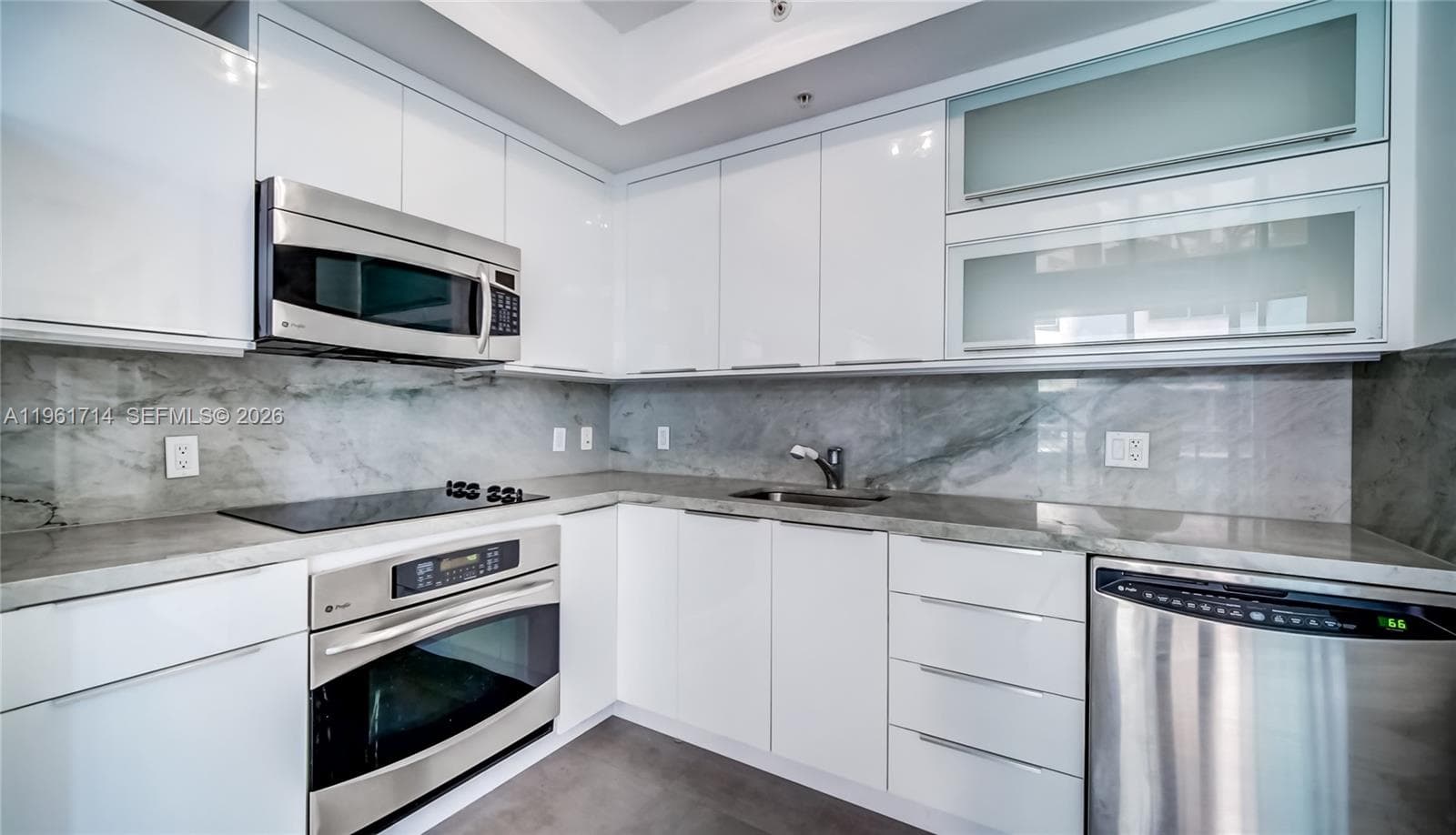 90 SW 3rd St # TH706, Miami, FL 33130 photo 10
