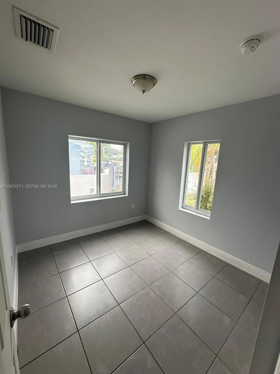 1128 NW 101st St, Miami, FL 33150 photo 9