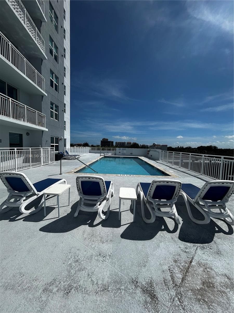 60 NW 37th Ave # 1205, Miami, FL 33125 photo 4