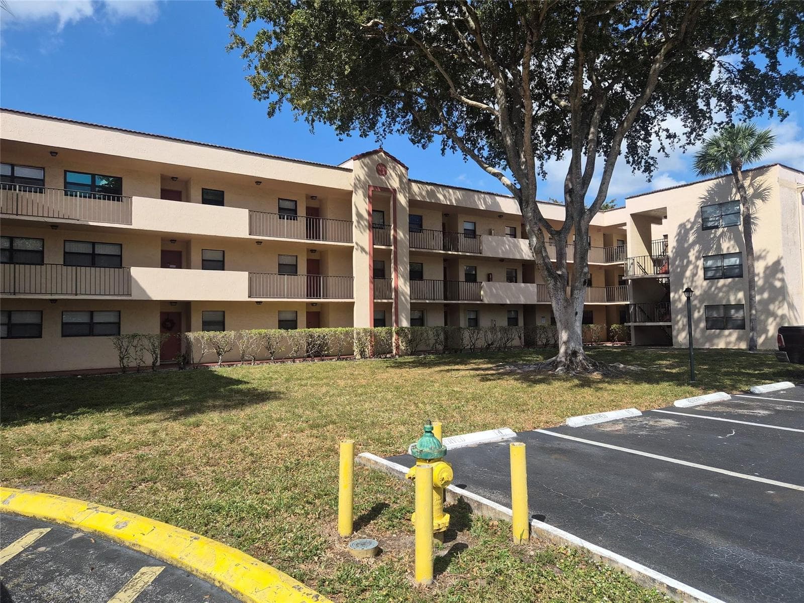 3252 Foxcroft Road # 113, Miramar, FL 33025 photo 2