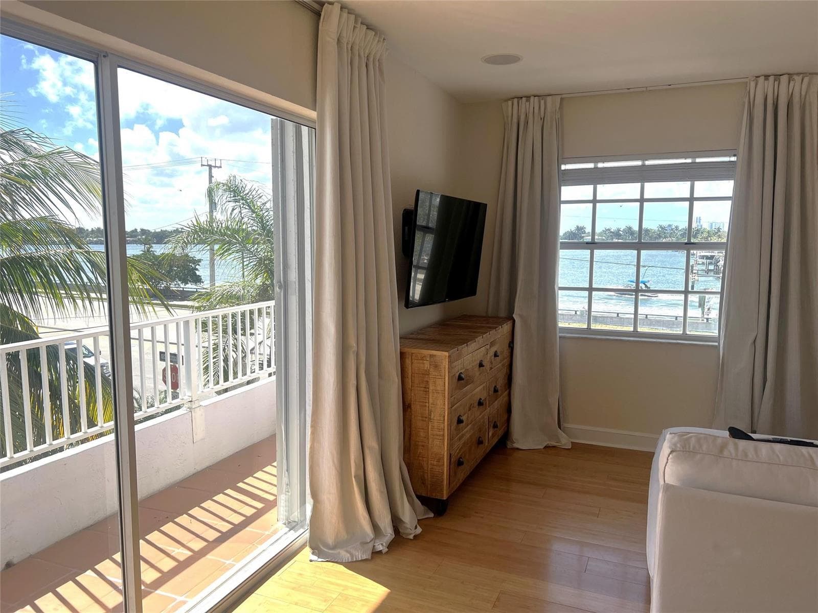 355 Virginia Street, Hollywood, FL 33019 photo 10