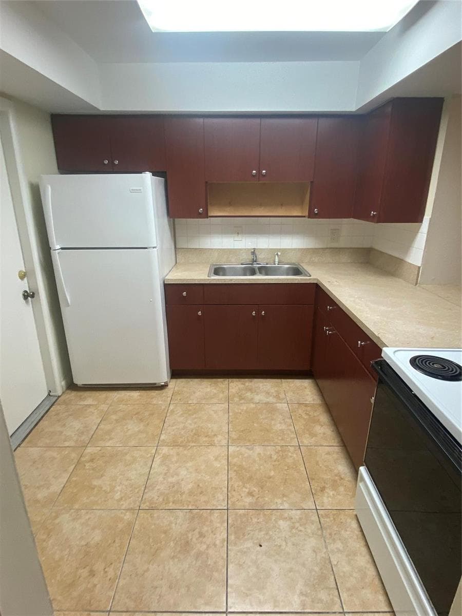 7931 SW 10th Street, North Lauderdale, FL 33068 photo 9