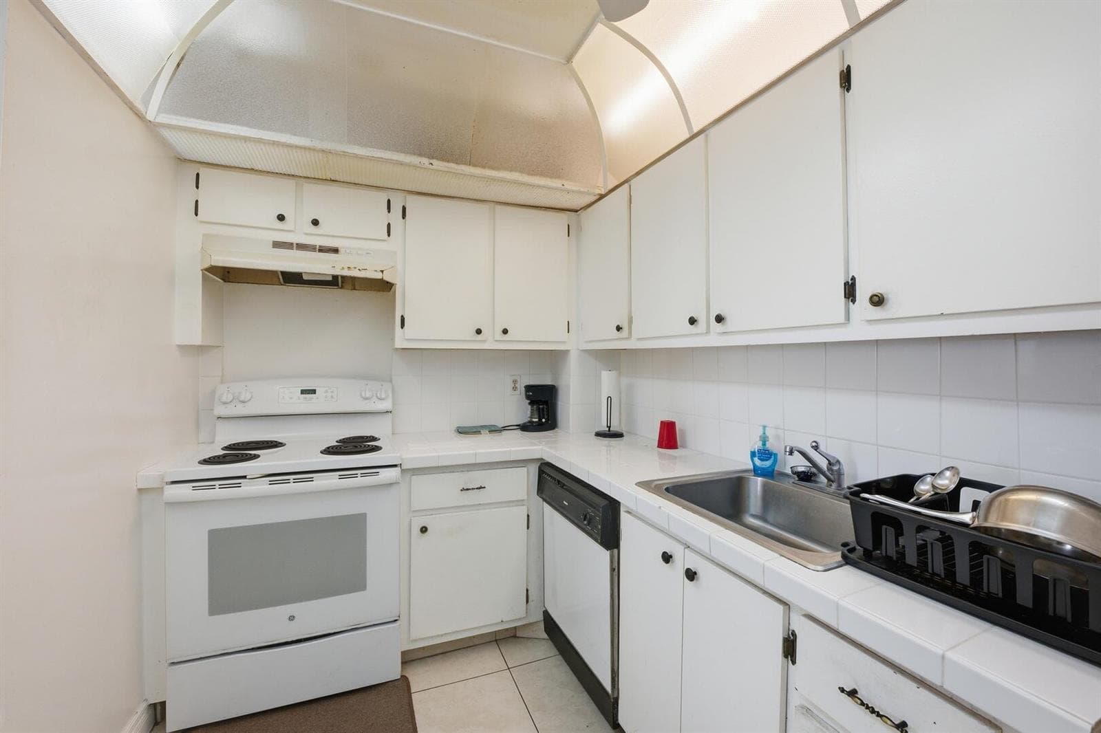 401 Golden Isles Drive # 1009, Hallandale Beach, FL 33009 photo 10