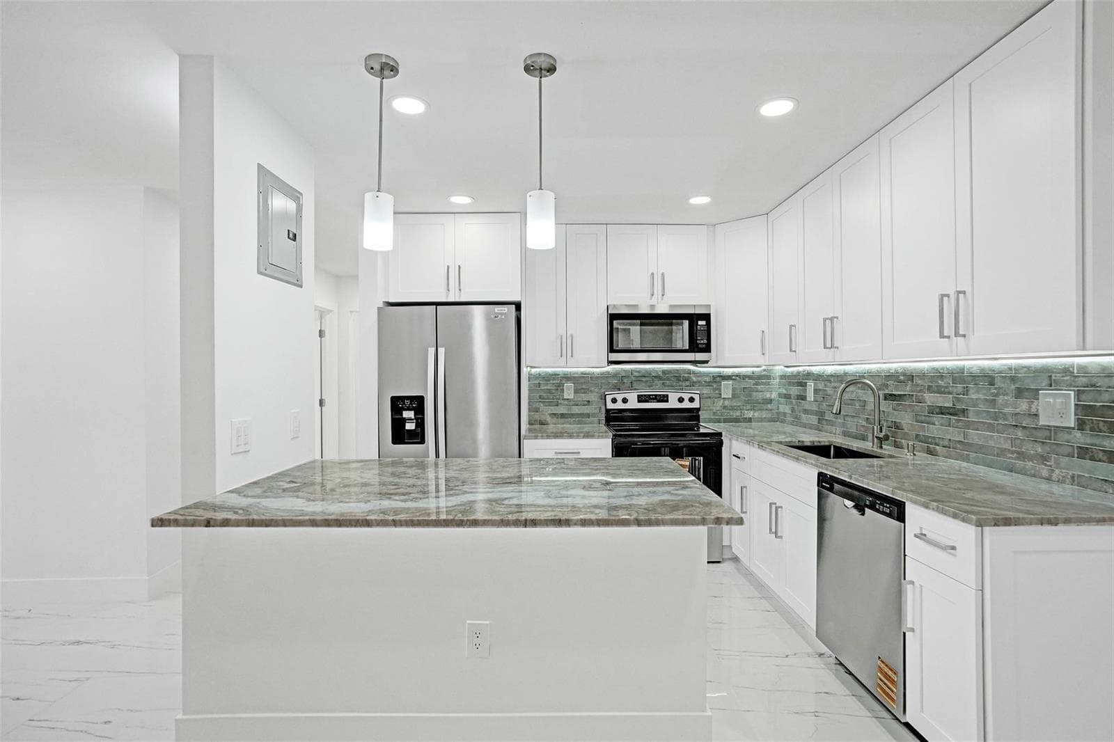1437 SW 1st Avenue, Deerfield Beach, FL 33441 photo 7