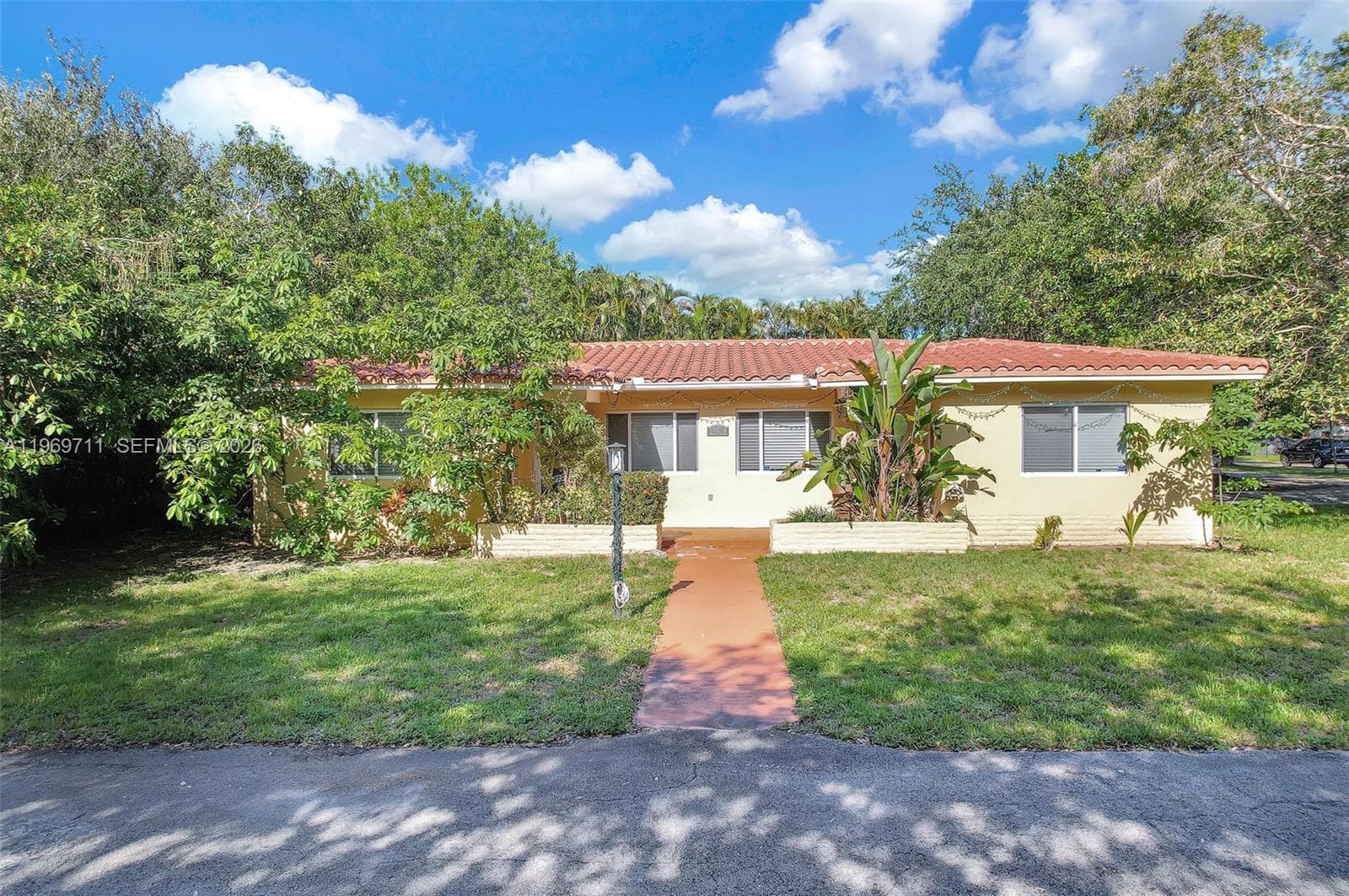 11919 NE 8th av, Biscayne Park, FL 33161 photo 2