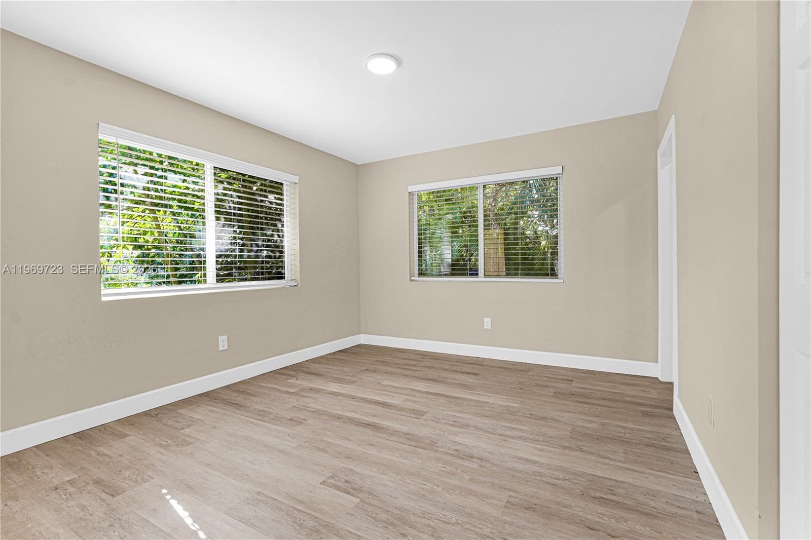 11919 NE 8th Ave, Biscayne Park, FL 33161 photo 12