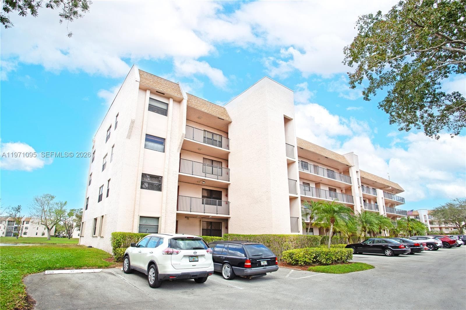 10207 Sunrise Lakes Blvd # 204, Sunrise, FL 33322 photo 10