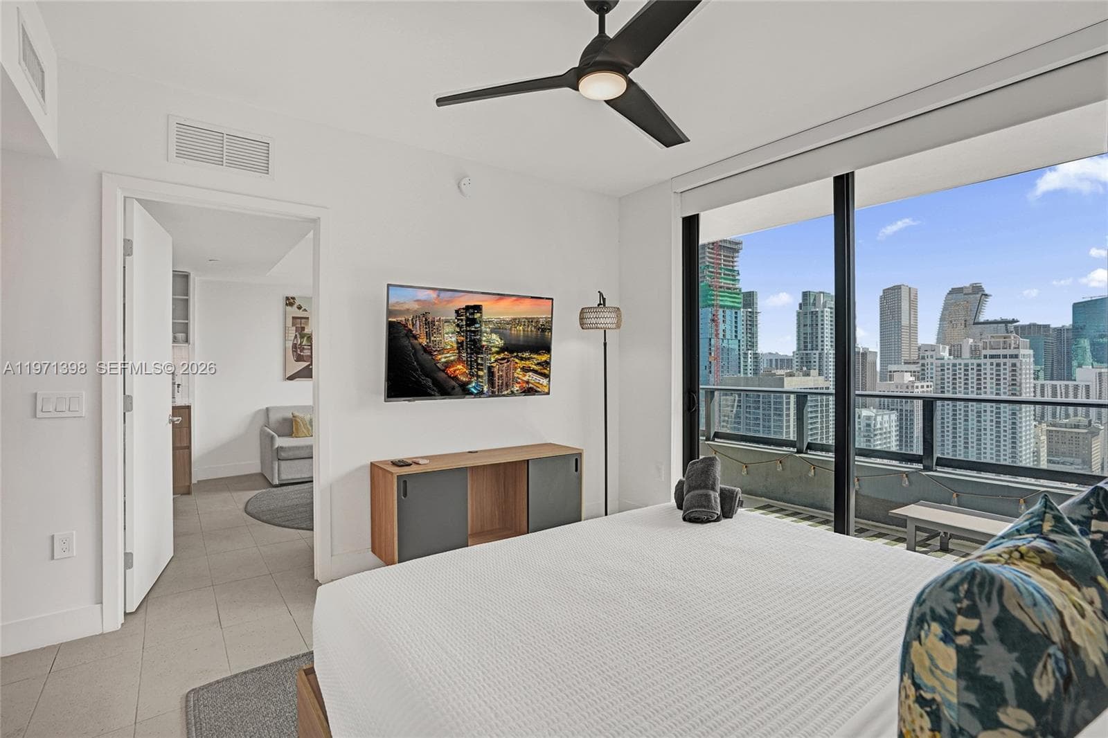 159 NE 6th St # 3214, Miami, FL 33132 photo 4