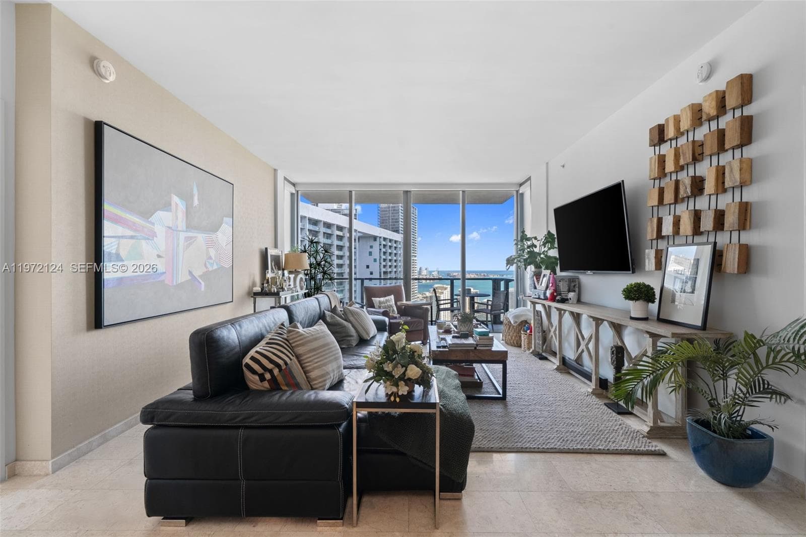 68 SE 6th St # 3209, Miami, FL 33131 photo 11