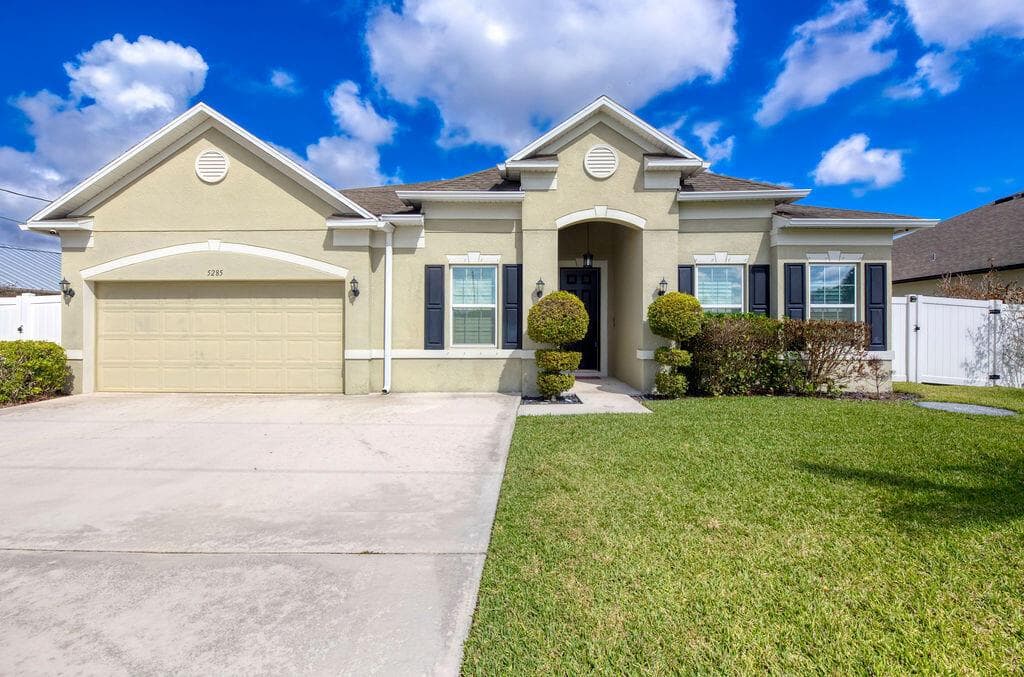 5285 NW South Delwood Drive, Port St. Lucie, FL 34986 photo 2