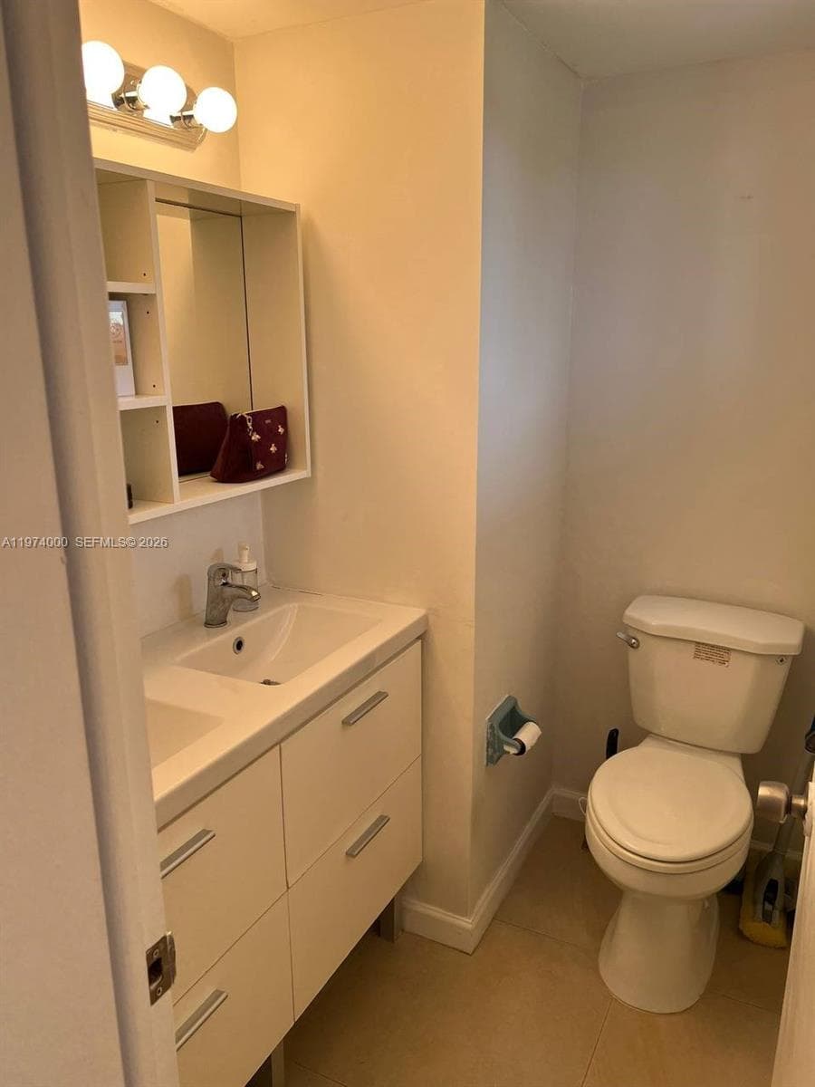 1150 NE 191st St # 34, Miami, FL 33179 photo 7