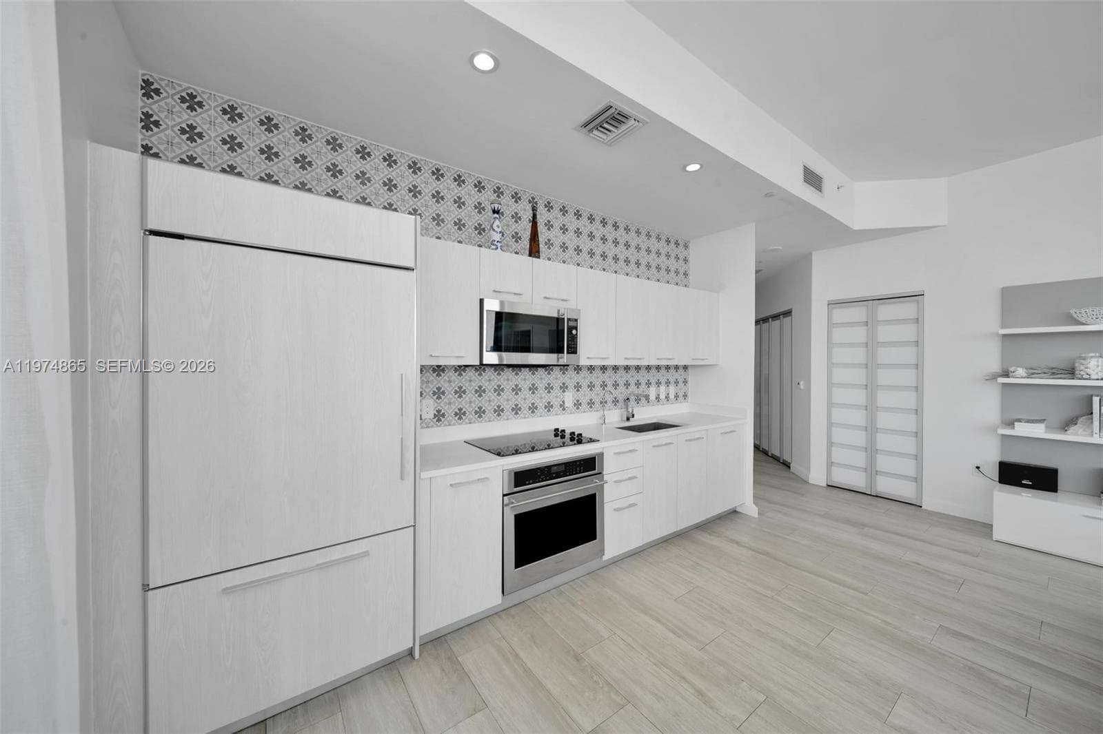 55 SW 9th St # 4406, Miami, FL 33130 photo 11