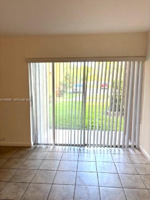 9493 SW 76th St # L4, Miami, FL 33173 photo 11