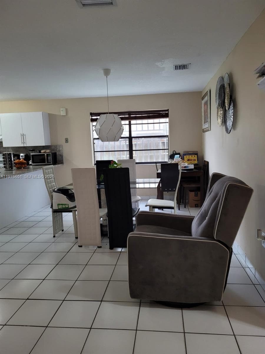10932 SW 25th St, Miami, FL 33165 photo 7