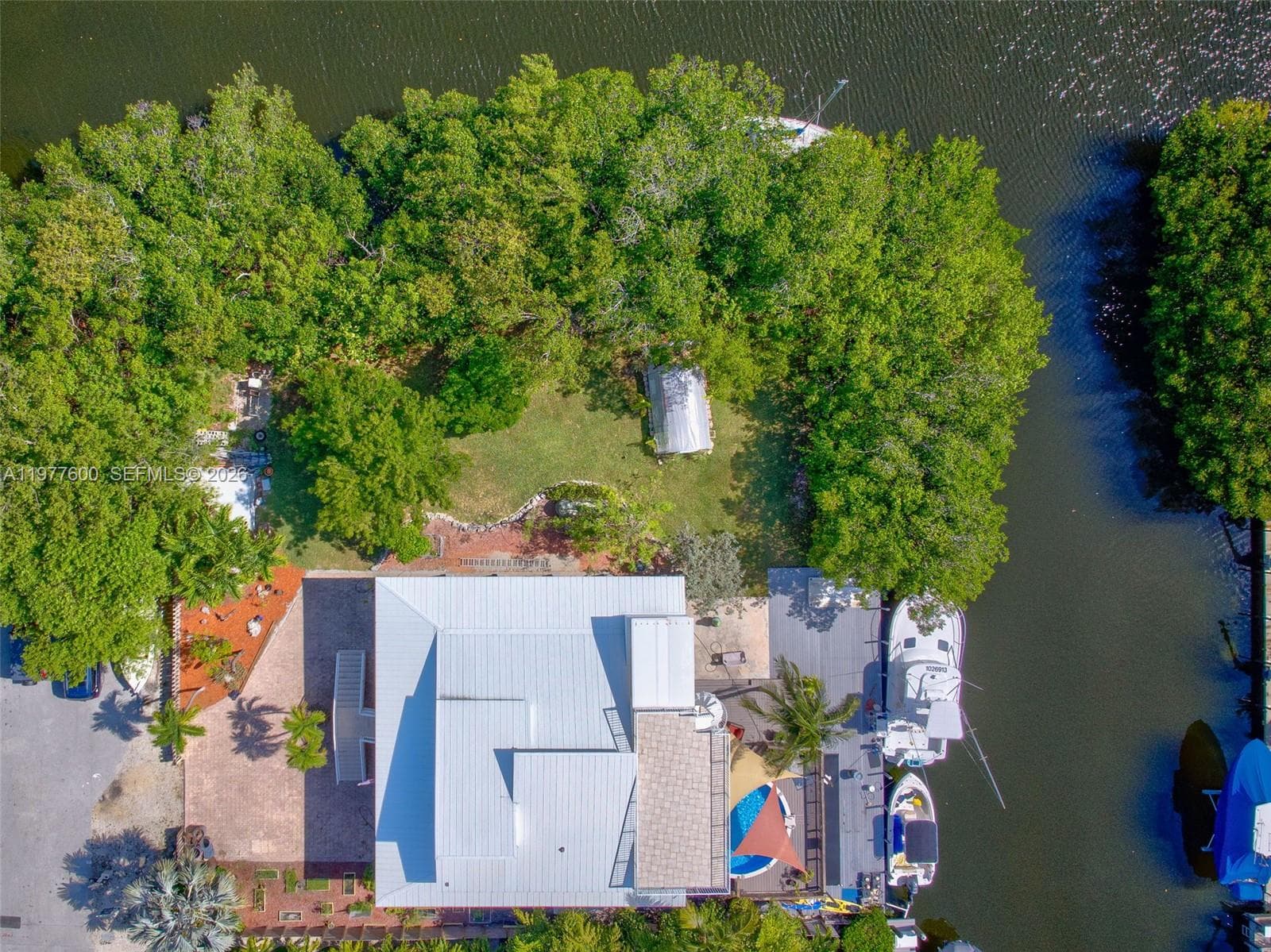 894 Ellen Dr, Key Largo, FL 33037 photo 6