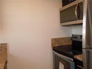270 NE 40th Street # 26, Oakland Park, FL 33334 photo 6