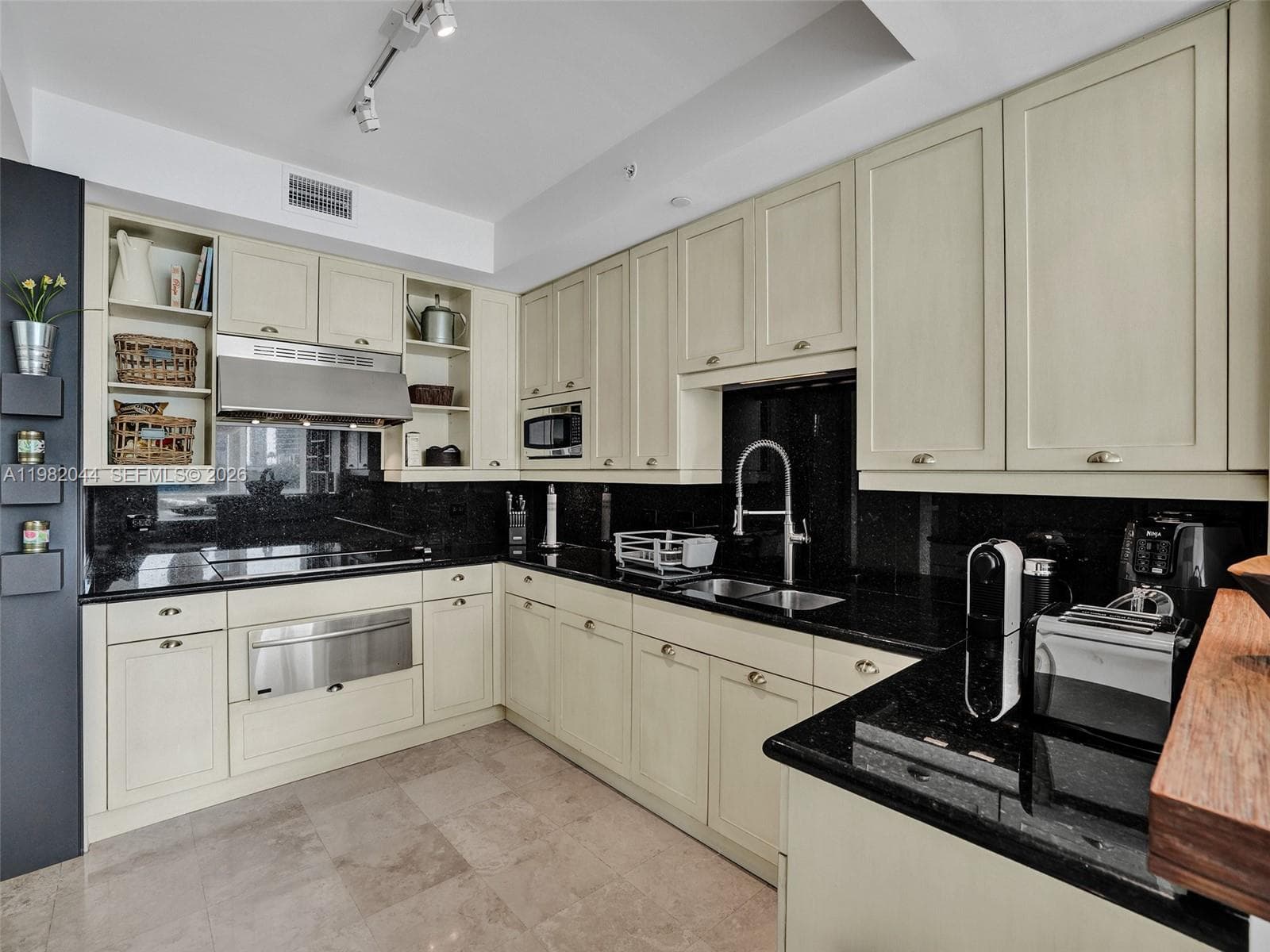 3201 NE 183rd St # 301, Aventura, FL 33160 photo 7