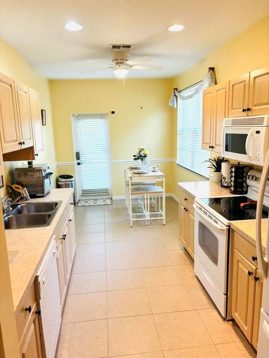 2104 SE Eatonville Drive, Port St. Lucie, FL 34952 photo 6