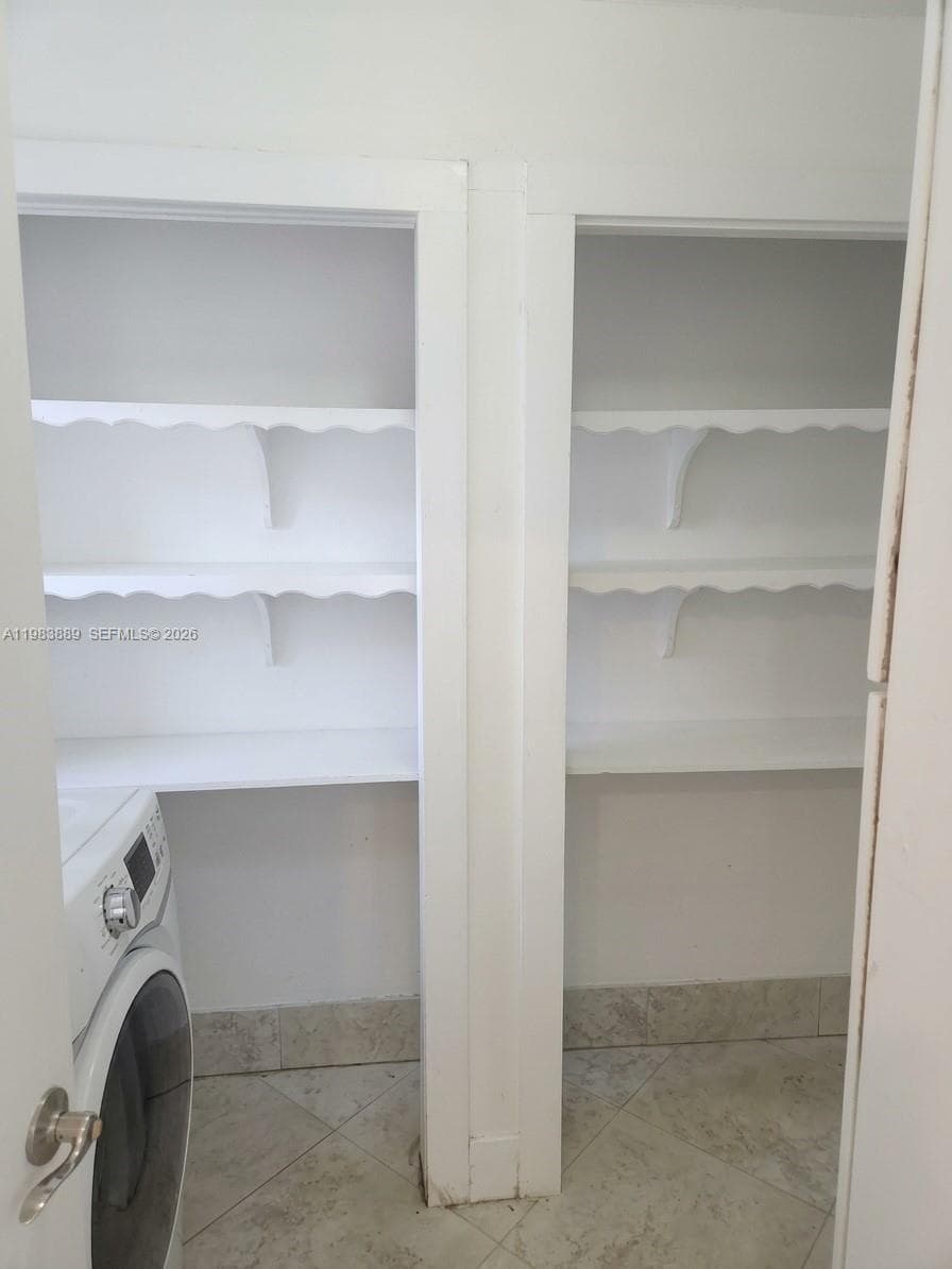 804 NE 2nd St, Hallandale Beach, FL 33009 photo 9