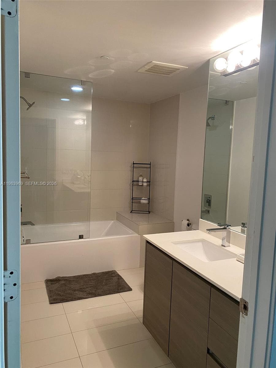 460 NE 28th St # 2807, Miami, FL 33137 photo 13