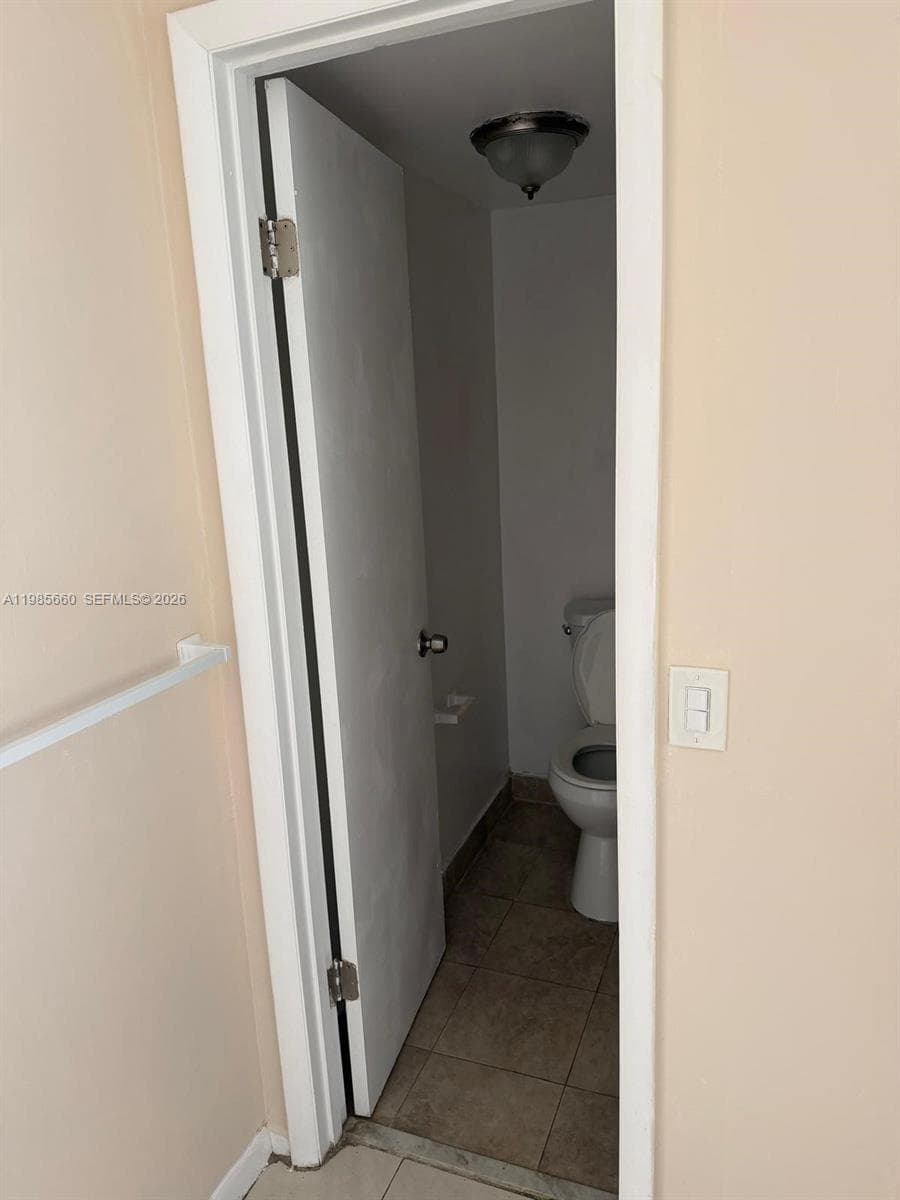 9180 Fontainebleau Blvd # 401, Miami, FL 33172 photo 13