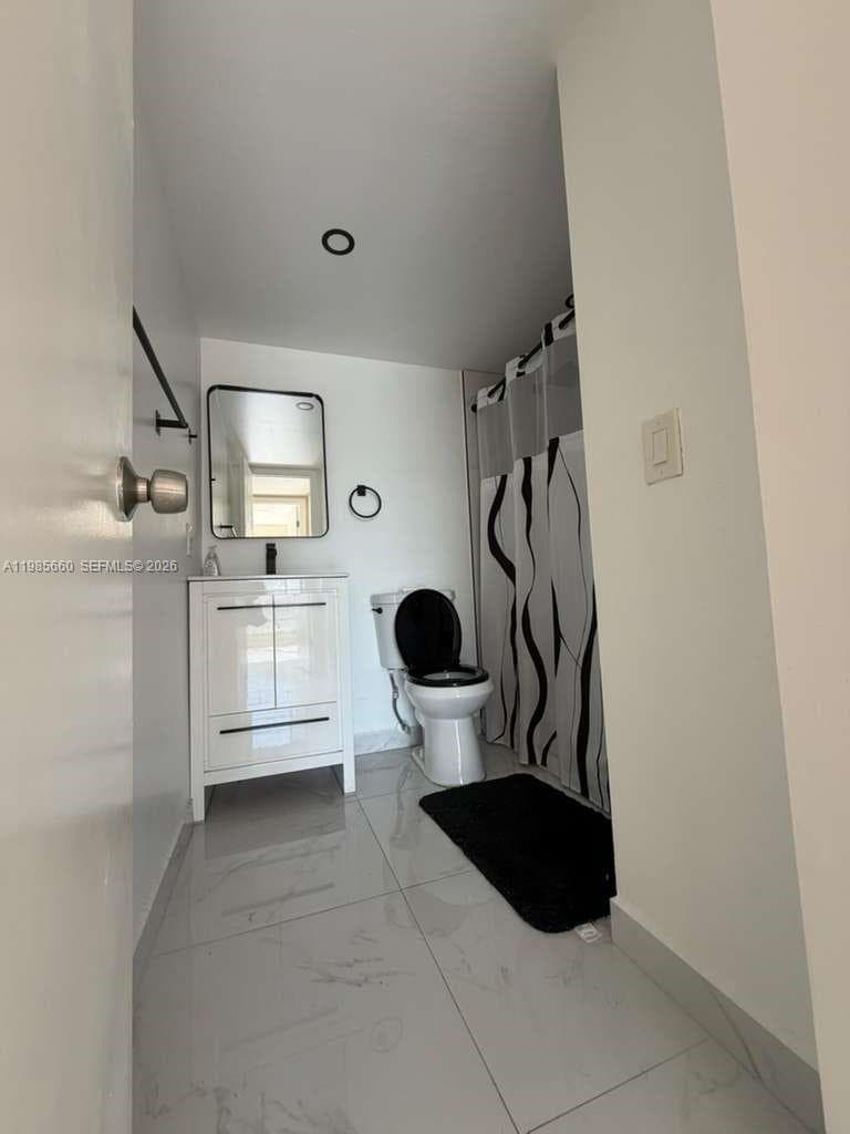 9180 Fontainebleau Blvd # 401, Miami, FL 33172 photo 12