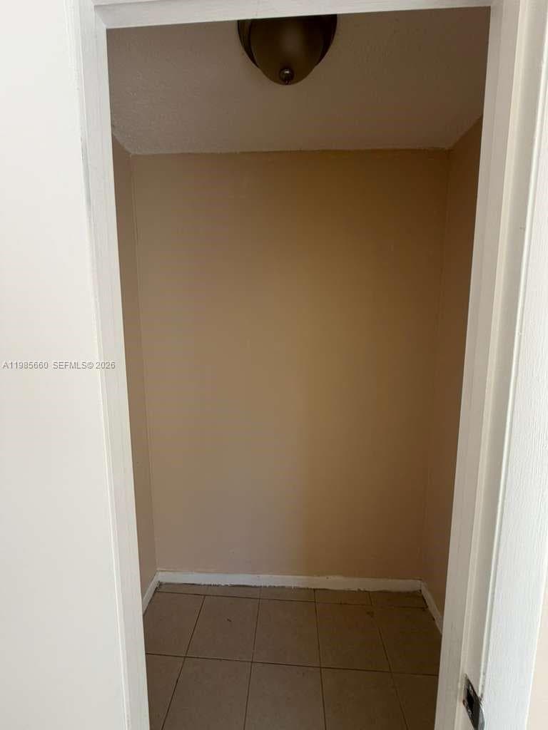 9180 Fontainebleau Blvd # 401, Miami, FL 33172 photo 10