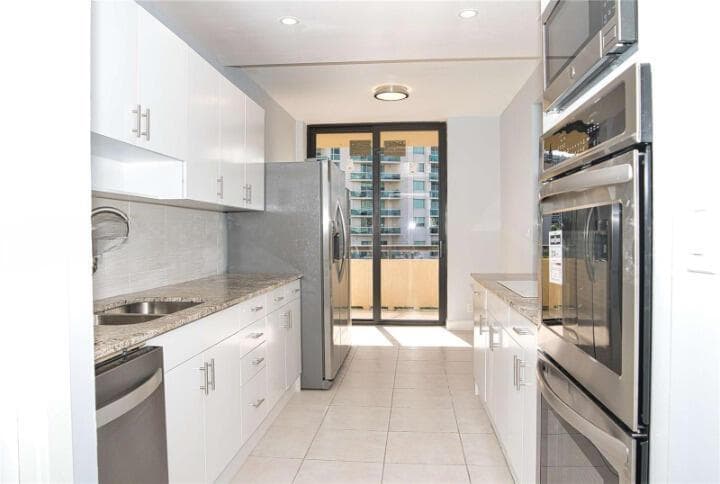 19355 Turnberry Way # 3d, Miami, FL 33180 photo 6