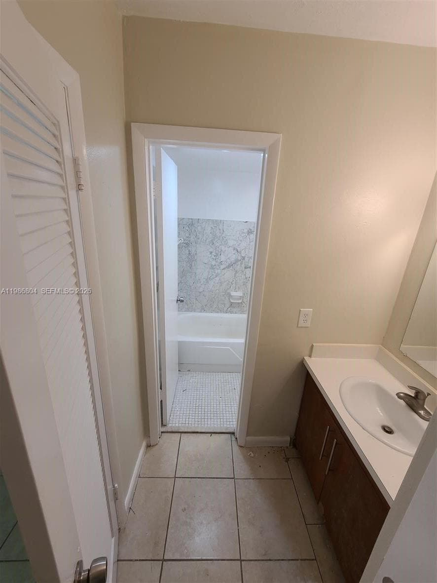 140 Royal Palm Rd # 107, Hialeah Gardens, FL 33016 photo 11