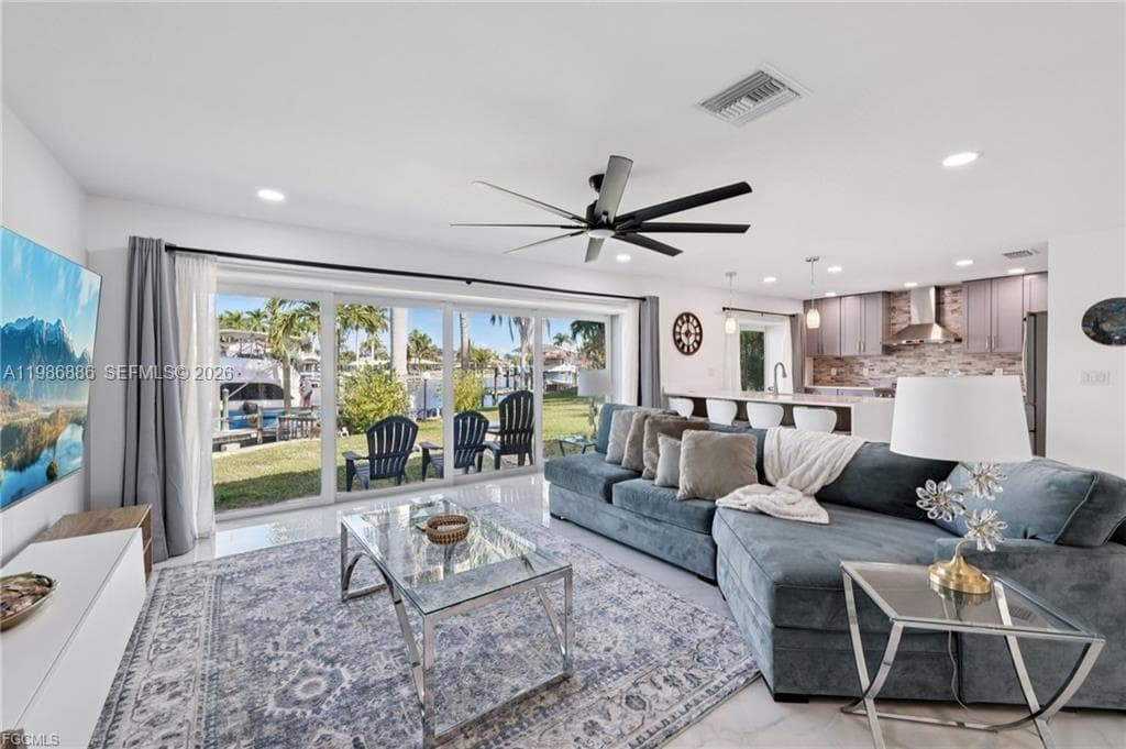 1819 SE 43 St, Cape Coral, FL 33904 photo 6