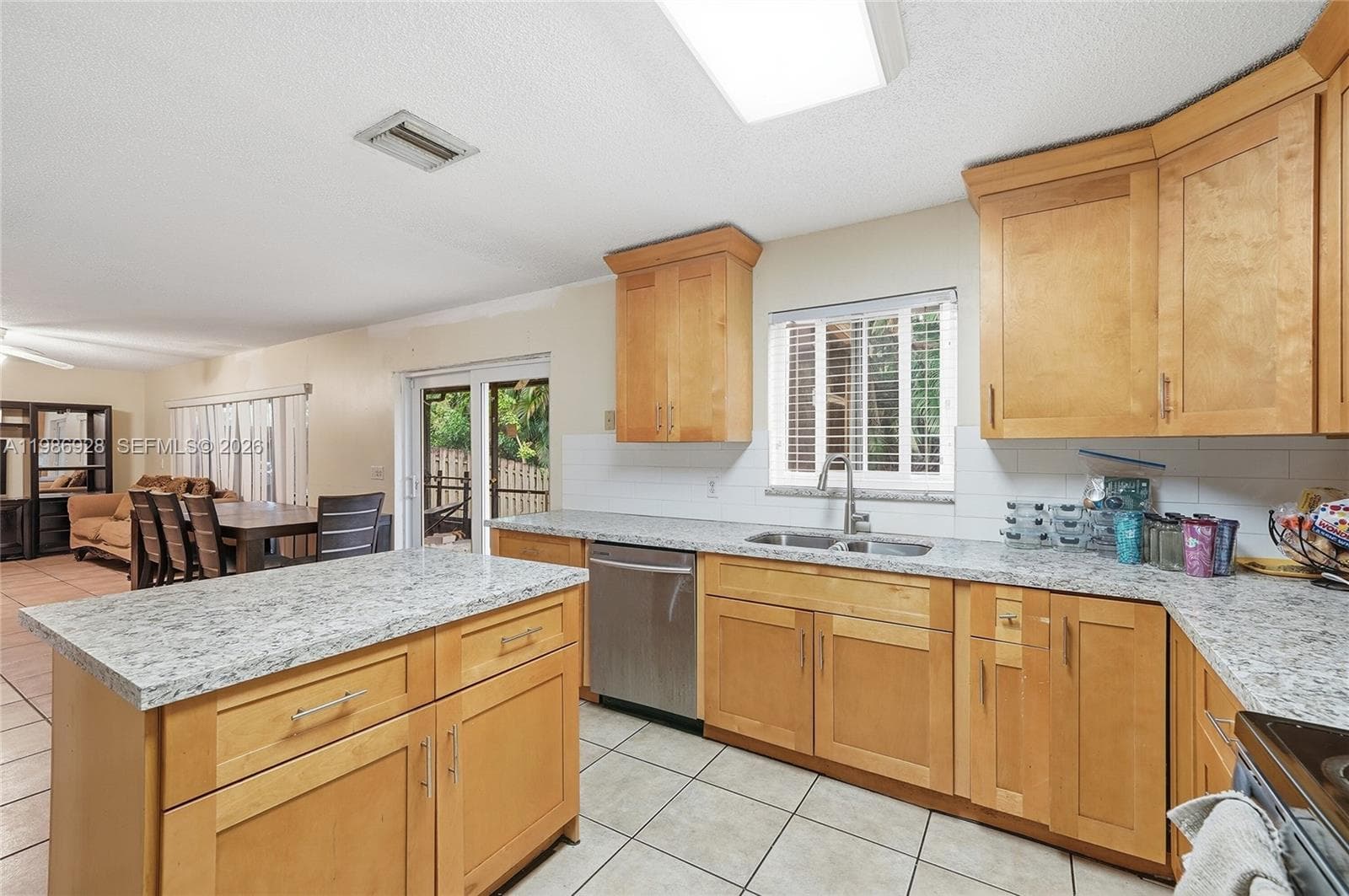 1421 SW 97th Ave, Pembroke Pines, FL 33025 photo 7