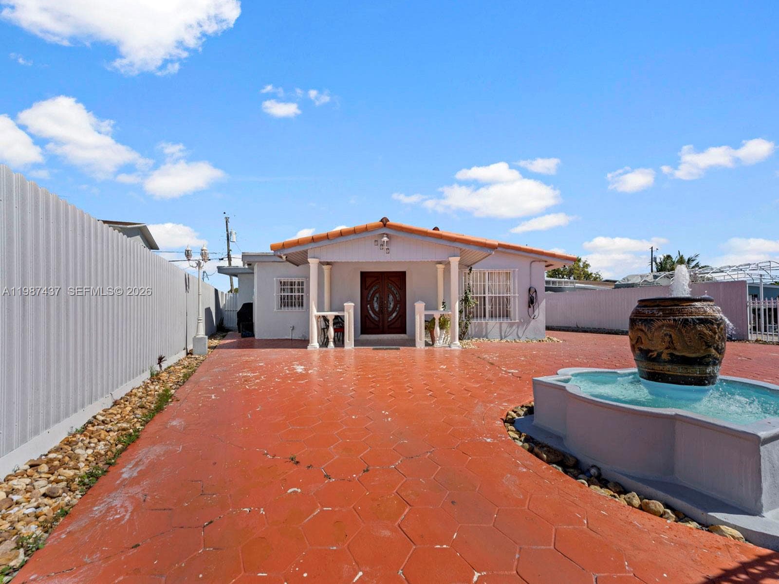 871 SE 5th Pl, Hialeah, FL 33010 photo 7