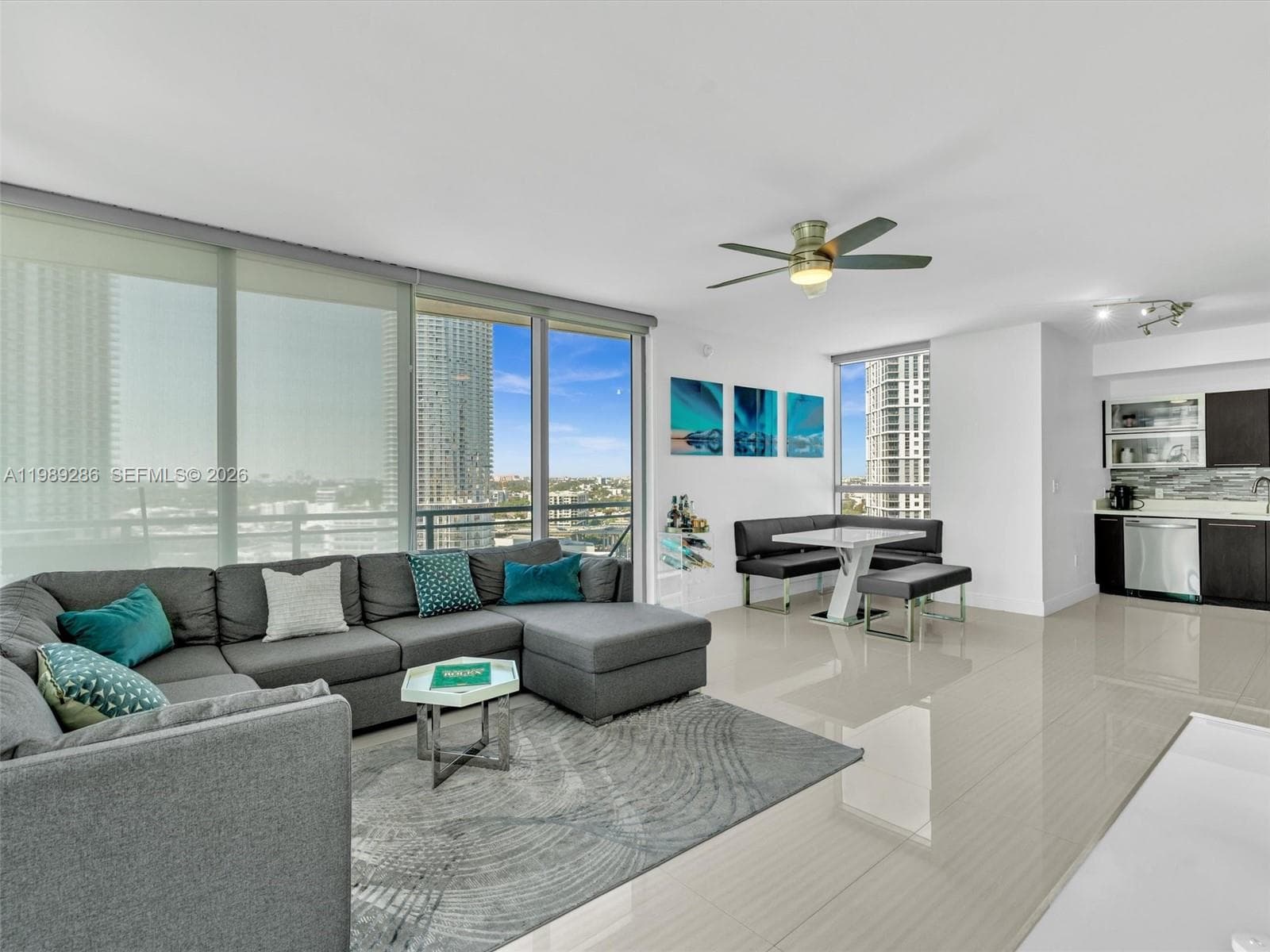 90 SW 3rd St # 2013, Miami, FL 33130 photo 12