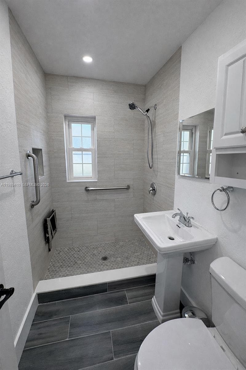 2450 NW 157th St Rd, Miami Gardens, FL 33054 photo 9