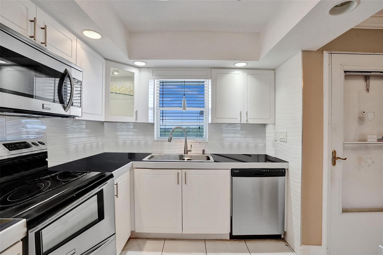5860 NW 44th Street # 603, Lauderhill, FL 33319 photo 10