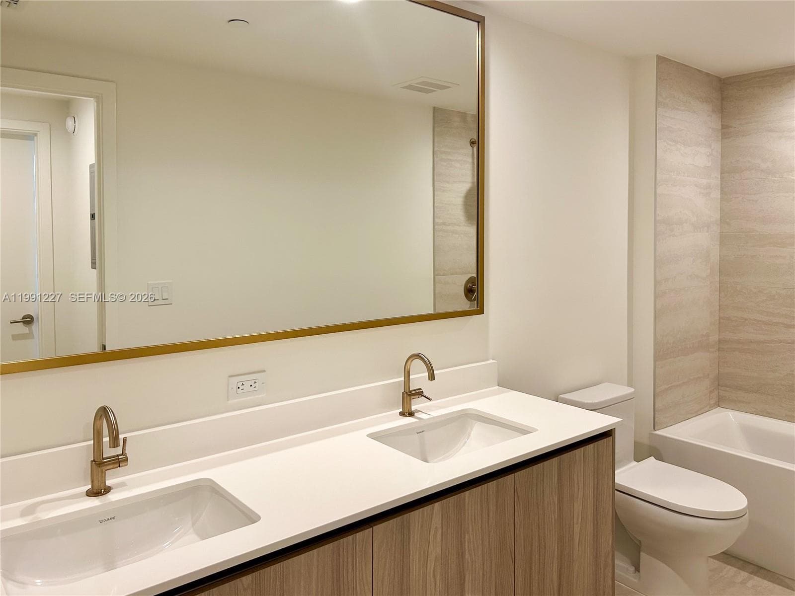 77 SE 5TH ST. # 3614, Miami, FL 33131 photo 6